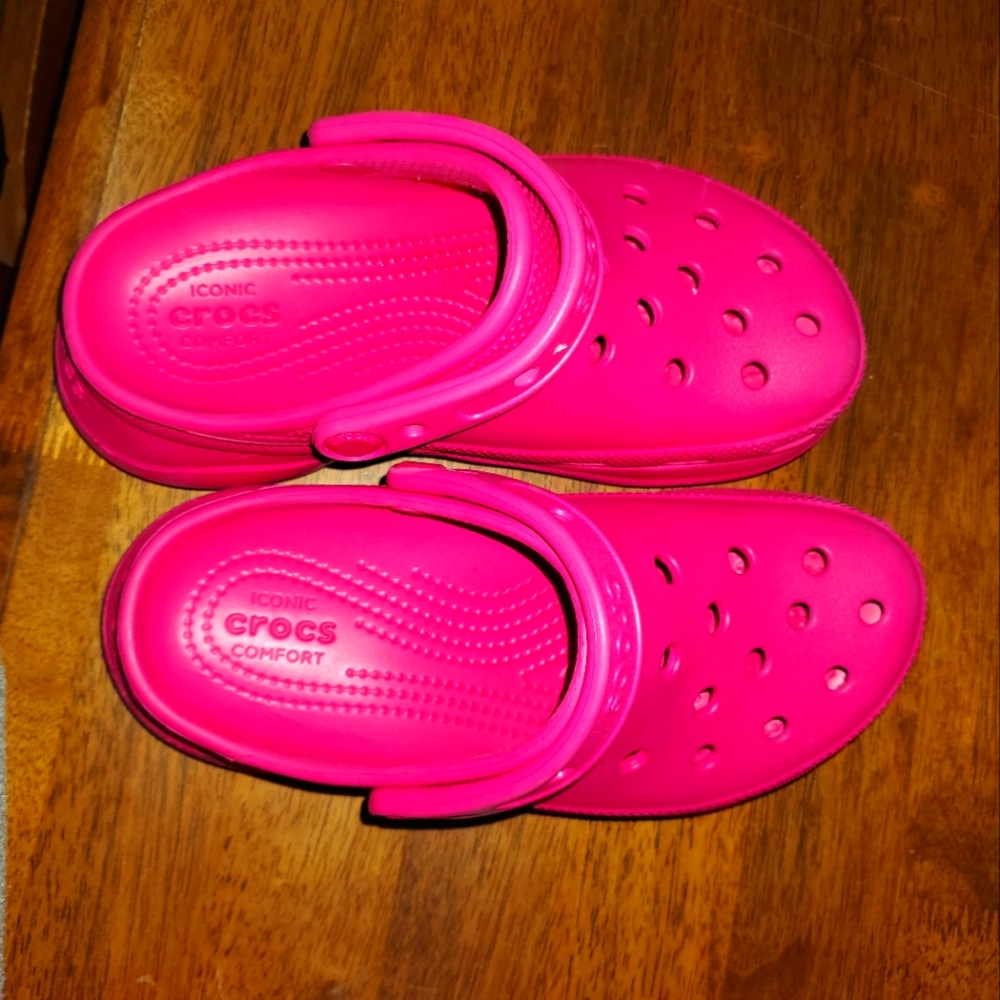 Platform crocs size 4